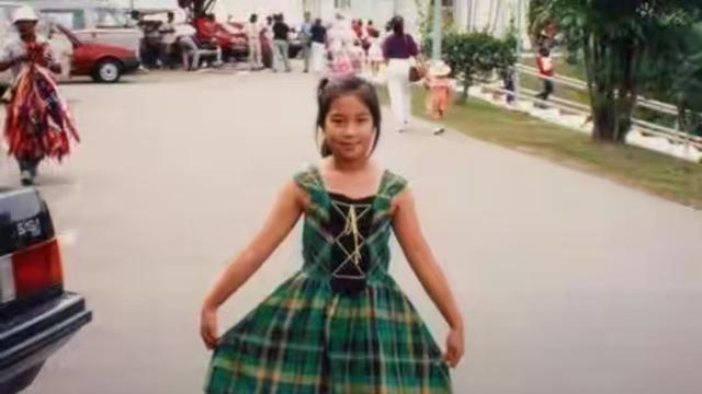 她14岁已是“人间尤物”， 被首富看中花10亿娶回家， 8年生了四胎