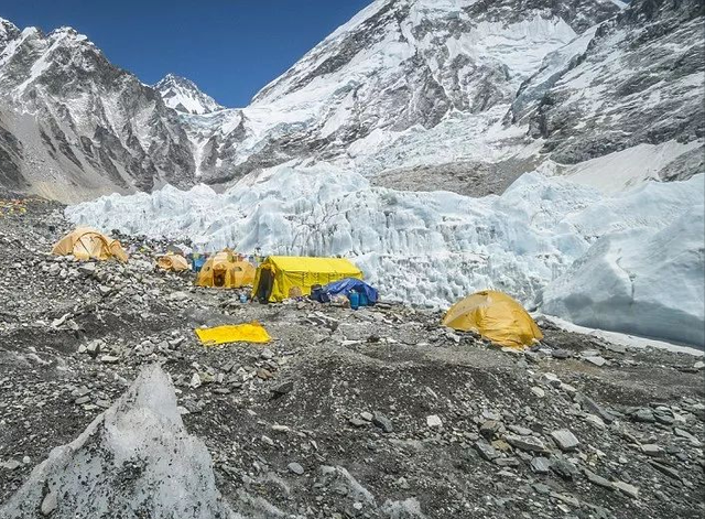 17少女，“作死”登珠峰滞留“死之地带”4天，旅行变生死考验