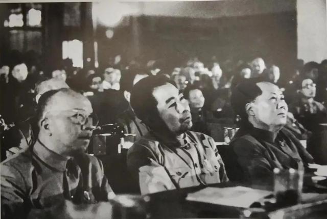 毛主席提名一人当副主席，众人反对，周总理：当初听他的不用长征