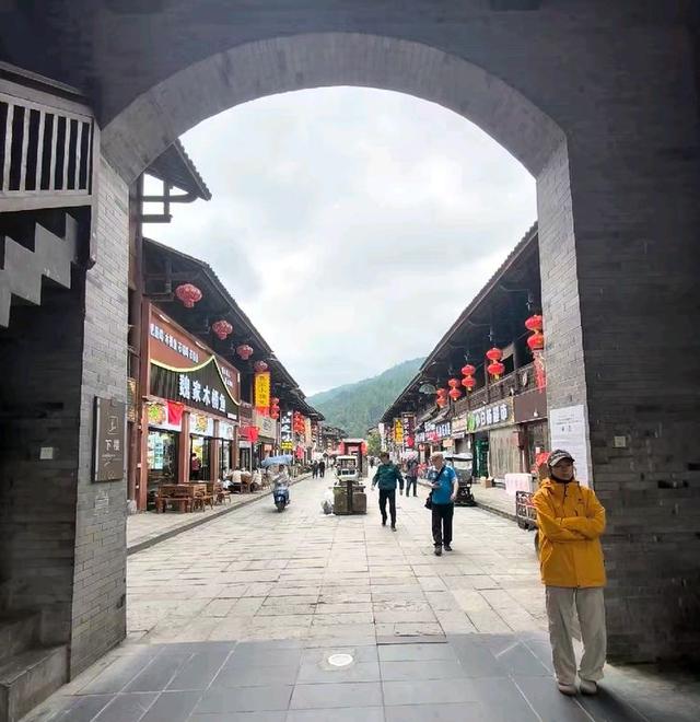 游览汉中市的青木川古镇