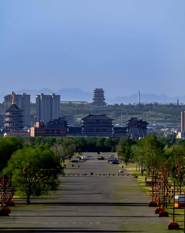 推窗见青山，河南有自己的山城！