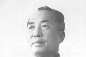 1962年江西省委书记两次拍胸脯保证，毛主席拍桌子：关起门来打！图片