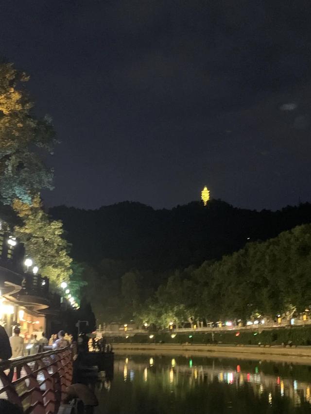 重走长征路（7）：在遵义，一位红军男医生牺牲后变成了女菩萨