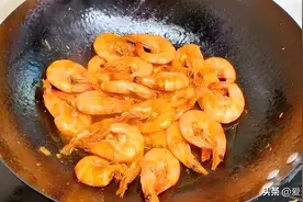 保存鲜虾，直接放冰箱就错了，大厨教你一招，放一年跟鲜活一样鲜图片