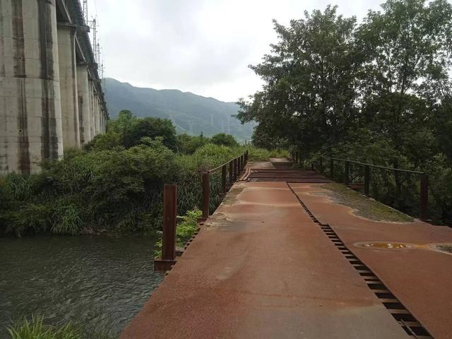 端阳喜伴小溪河，独有诗心迷远足——徒步小溪河散记（一）