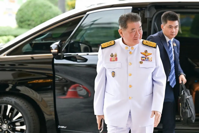 泰国一夜变天，佩通坦遭无情解职，新总理或就位：是这位77岁老将