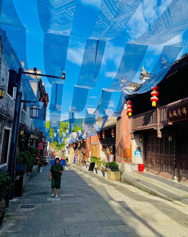 边城印象:一口吃三省 三地闻鸡鸣!