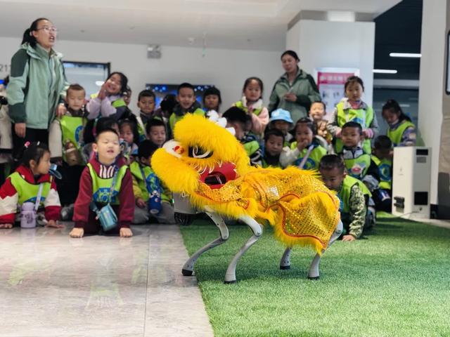 机器狗跳舞、科技机器人手作……晋创谷·大同科技文化节来了