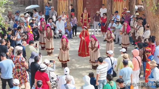 “辉煌70年 青山绿水看新疆”融媒体调研行走进尉犁