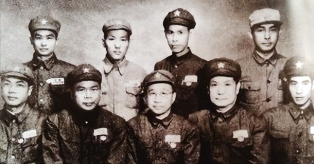 他曾担任广西省委书记，将上将军衔让给韦国清，后却调任大学校长