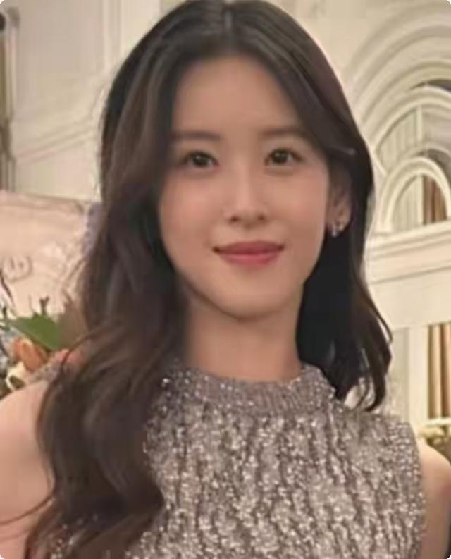 这一次，32岁变了面相的章泽天	，给所有想嫁豪门的女人上了一课