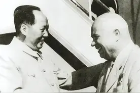 彭德怀一度设想学习苏联取消政治委员，毛泽东坚持以我为主图片