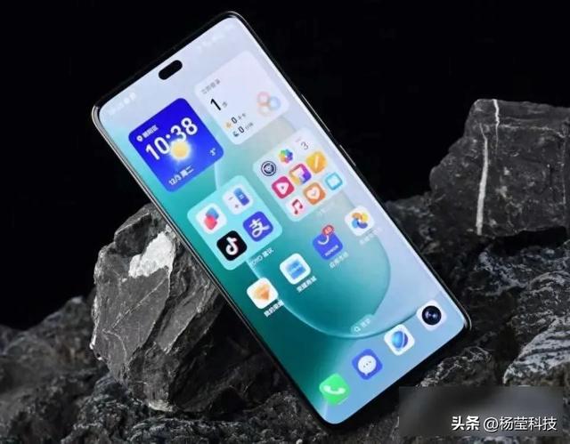 荣耀销量走高，老旗舰清仓、新机降价，背后逻辑深度解析