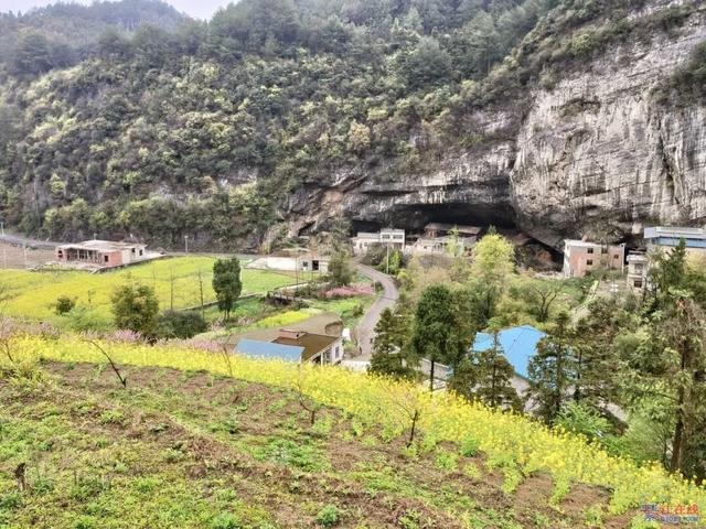 重庆綦江大山深处发现岩洞人家，几代人逍遥自在生活近百年