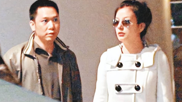 赵薇没想到，自己不止被圈内封杀，还有一件事，也让她面子挂不住