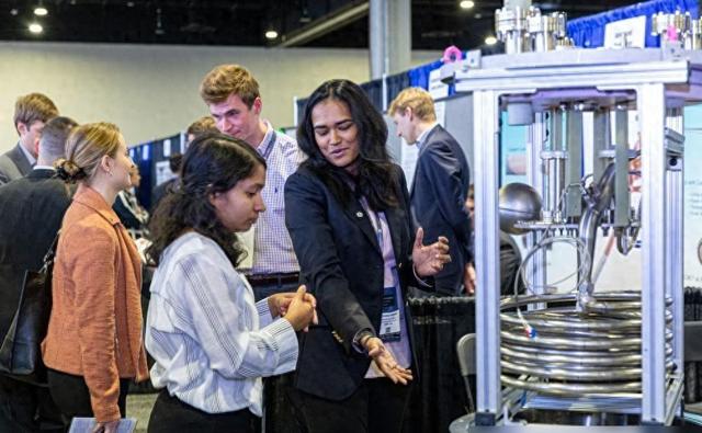 不用零下273°也能超导！MIT石墨烯逆天发现，电网能耗革命来了