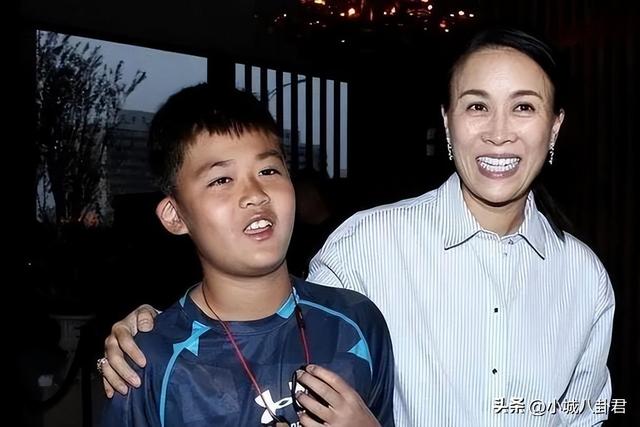 高峰：抛弃那英和刚出生的儿子，19年过去了，他如今过得怎样了？