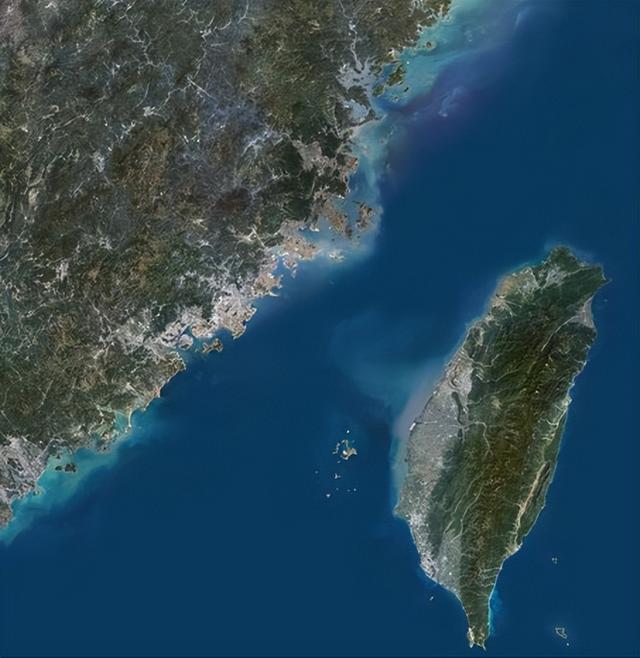 特朗普再放话，不许中方武力收台，不到48小时，中方直接定下规矩