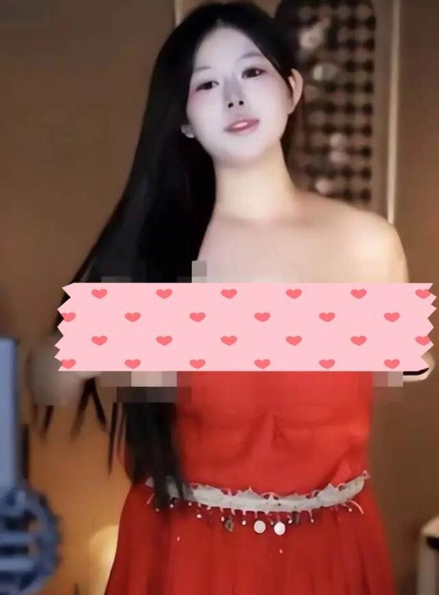 女主播深夜收礼物做惩罚，不慎走光被永封！多位主播OB惨遭殃及