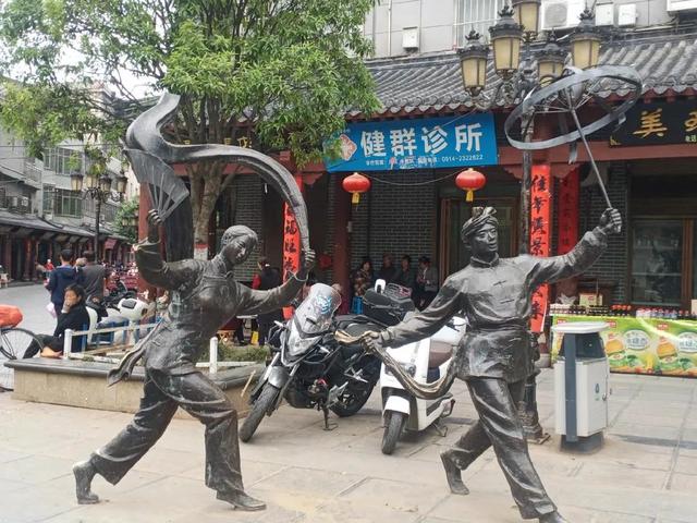 退休后随儿子搬到商洛，这一年我发现了不一样的生活