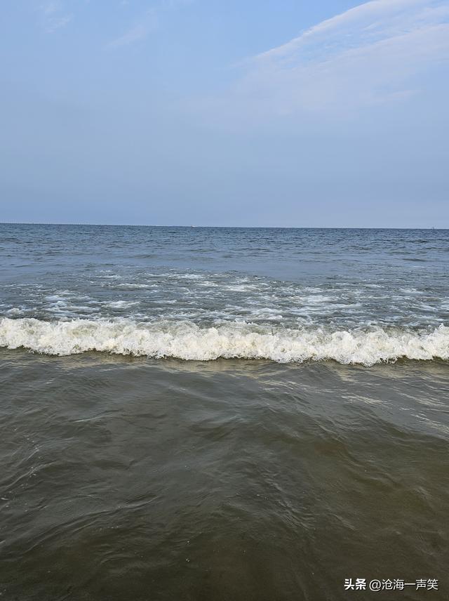 海浪声声，海浪滚滚，海浪阵阵，海浪朵朵，您好大海，您好海浪！