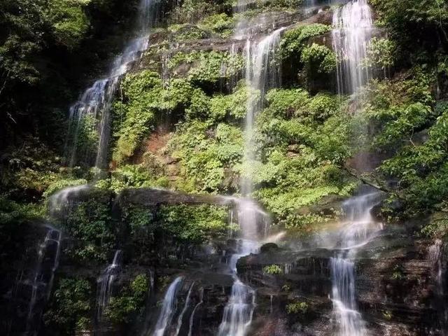 天台山流萤飞瀑，被写成了诗