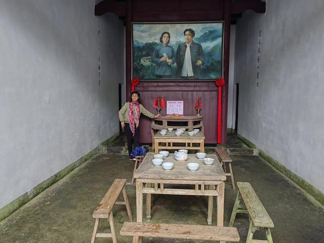 我们在井冈山参观了几个著名的革命遗迹