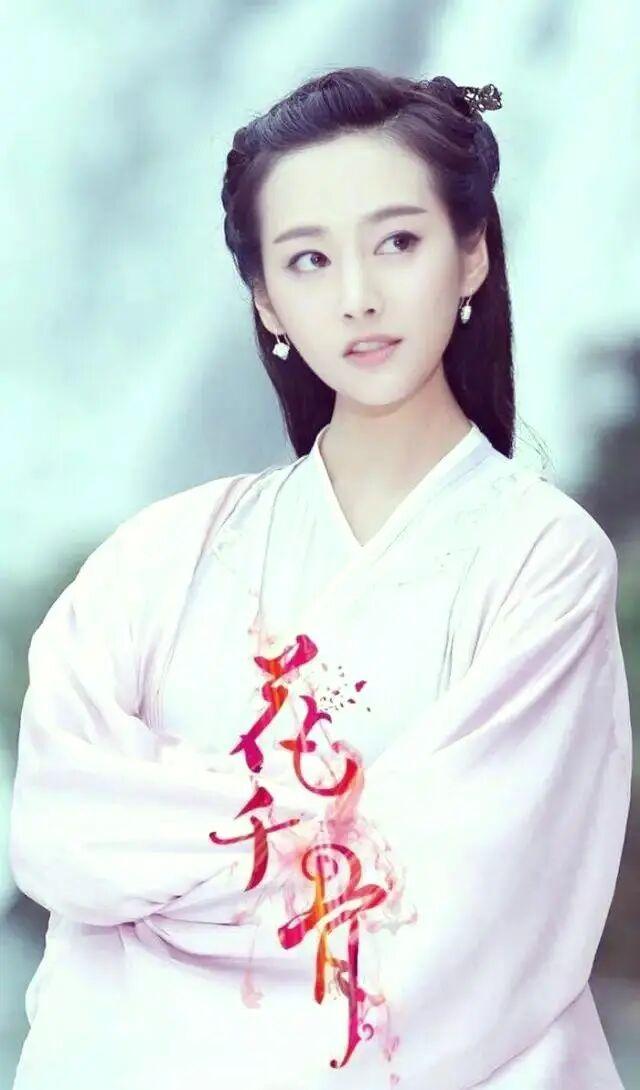 刚刚，知名女演员李纯官宣结婚！