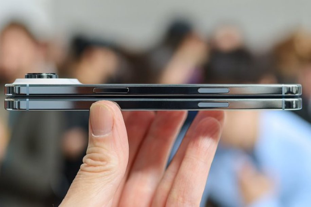 折叠屏iPhone新消息，形态如两部Air并排，预计明年秋季亮相！