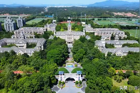 恒大足球学校，被认证过的世界最大足球学校，在校学生已不足五百图片