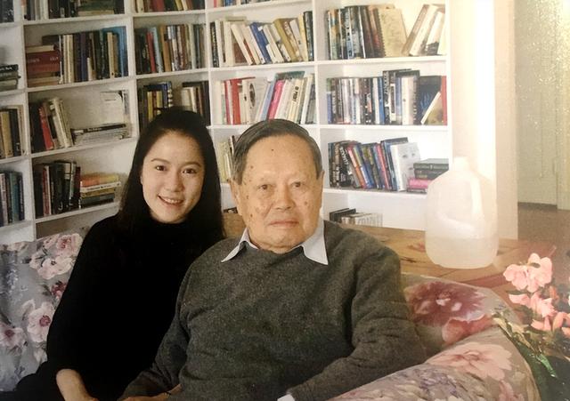 杨振宁妻子翁帆自白：为了丈夫的身体，我16年来都是早睡早起