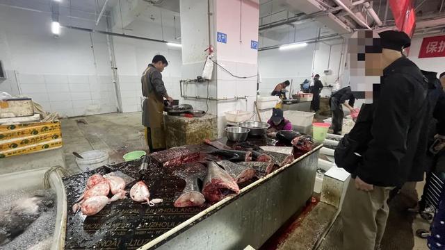 轨道直达的赶场地!地方超大,东西多,买菜这些超方便