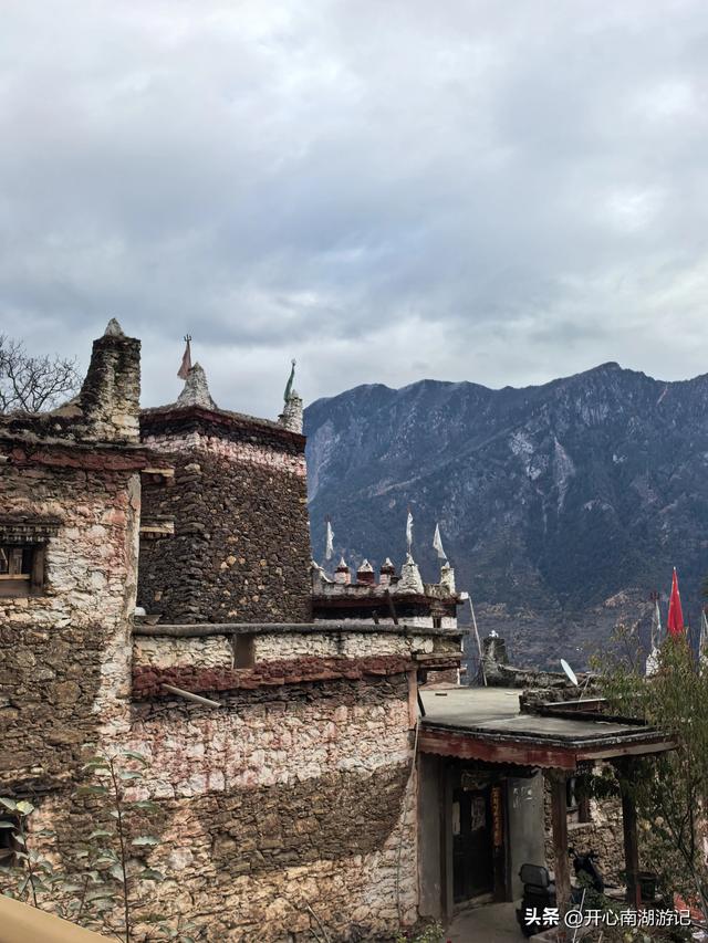 喀什经317到成都，色达县-都江堰，甲居藏寨、理小路、桃坪羌寨