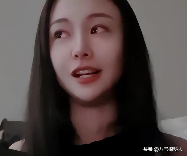 35岁郑爽近照曝光！形象管理失败，彻底成了素人，在美日子舒坦了