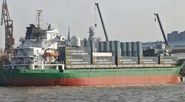 中国突然亮出武统巨舰	，火力堪比055，美军设想，又被中国实现