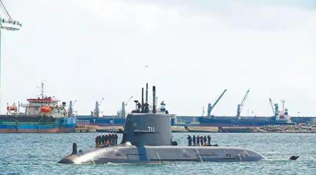 台最新武器曝光！5次海试无船锚	，潜艇液压全失灵，500亿打水漂