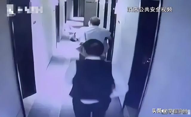女高管醉酒后遭老板性侵患应激障碍，已与丈夫分房睡两年：“他想拉拉我的手，我都会应激”