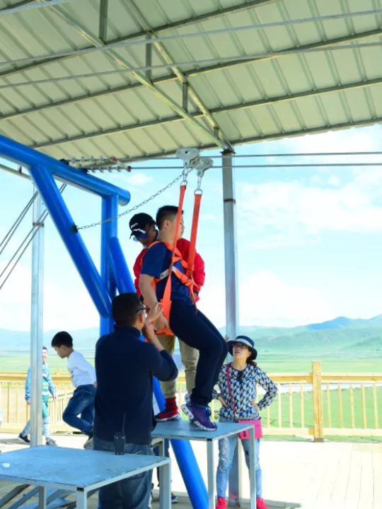 夏日碧色已无涯，一键开启月亮湾草原之旅！