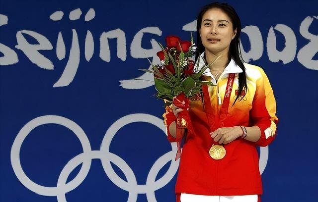 结婚13年，44岁郭晶晶再次迎来喜讯，又一次证明了霍启刚的眼光