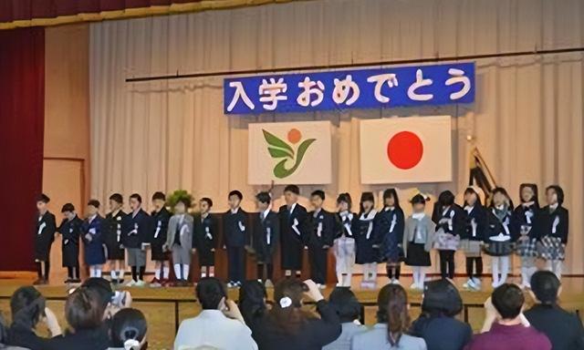 突发！大量日本游客涌入北京，他们不去旅游不吃美食，原因为何？