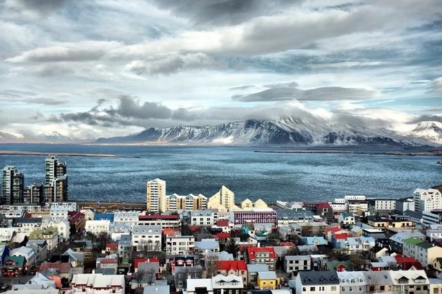 火山、极光和人潮：冰岛的旅游盛世，是复兴奇迹还是生态灾难前夜