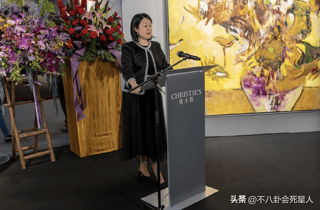 香港四大家族没落：李嘉诚父子撤退，郑裕彤儿子负债李兆基家躺平