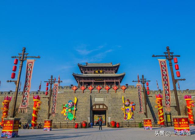 自驾营地：山东菏泽市免费床车房车自驾露营地停车场主要景点美食