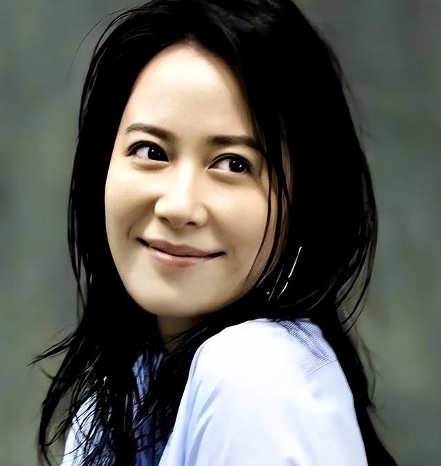 至今未婚未育！但有固定伴侣陪了近20年，54岁的她才是真人间清醒