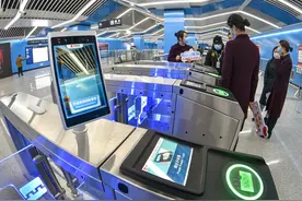 深圳地铁乘车码如何游香港图片