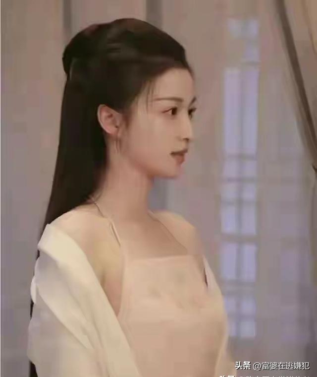 古人传承的肚兜为何渐失热度？王楚然肚兜剧照一出，根本顶不住