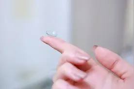 晚上戴8小时，醒来就能矫正近视，OK镜真的有用吗？图片