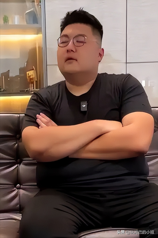 结婚三年没夫妻之实 网红“猴哥说车”终离婚，丈母娘早就曝过真相