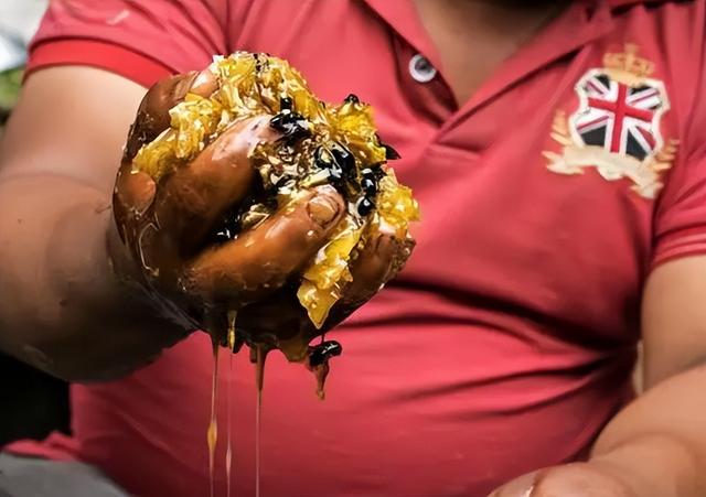 穷得吃垃圾、吃虫维生，富得请菲佣！菲律宾凭啥成全球奇景？