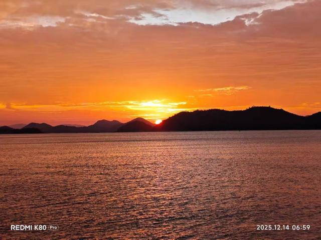 到沙头角看海上日出